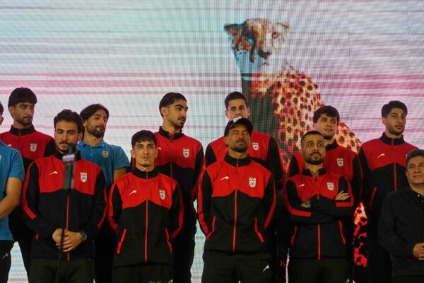 Um die iranischen Fußballer gibt es vor ihrem WM-Start großen Wirbel. (Archivbild)