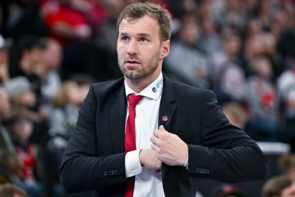 Kommt er zu den Bayern? Bambergs umworbener Coach Anton Gavel. (Archivbild)