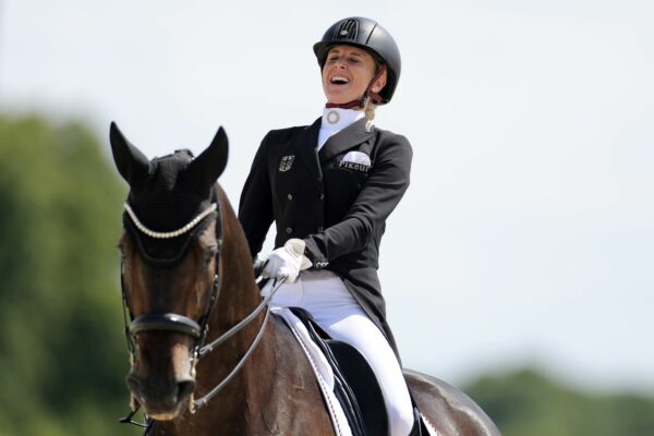 Jessica von Bredow-Werndl musste den möglichen WM-Start absagen.