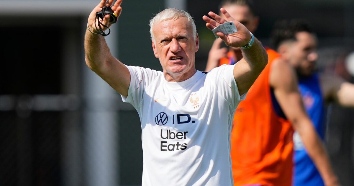 Frankreichs Nationaltrainer Didier Deschamps warnt vor den Folgen der Mehrbelastung im Fußball.