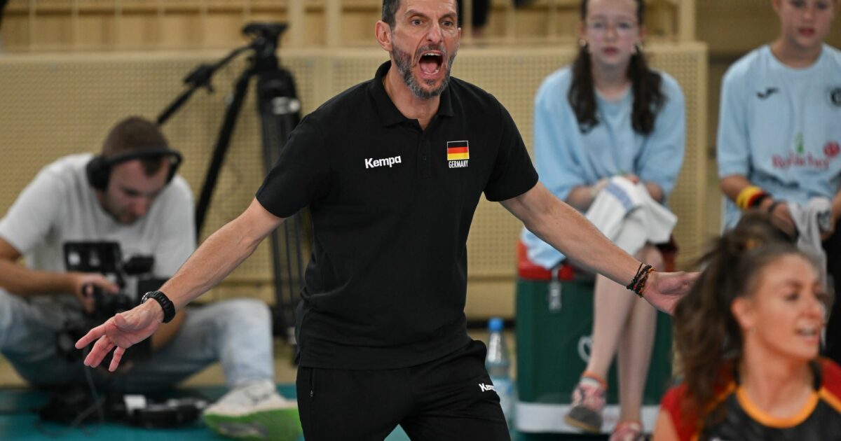 Deutschlands Cheftrainer Giulio Bregoli musste in der Nationenliga mit seinem Team die nächste Niederlage einstecken. (Archivbild)