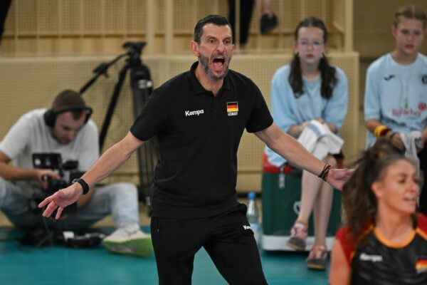 Deutschlands Cheftrainer Giulio Bregoli musste in der Nationenliga mit seinem Team die nächste Niederlage einstecken. (Archivbild)