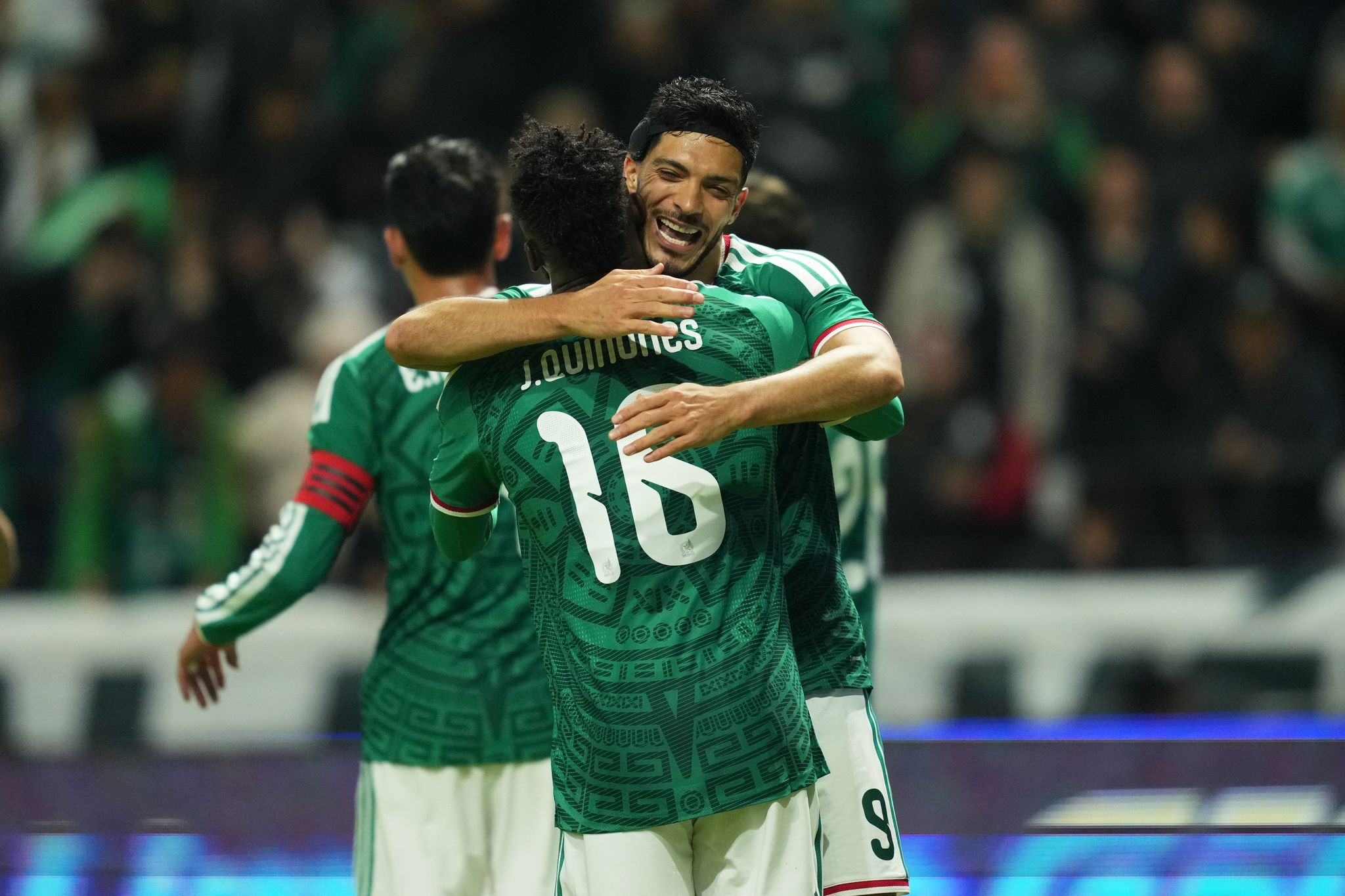Mexiko stimmte sich mit einem 5:1 über Serbien auf den WM-Start ein.