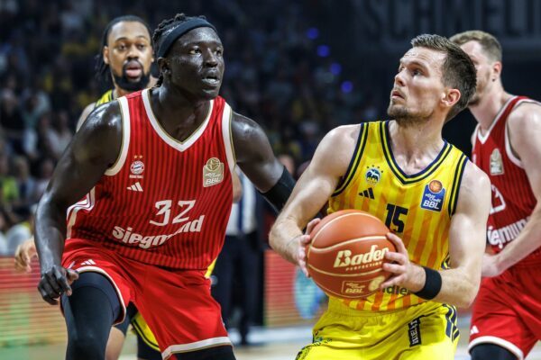 Einen heißen Kampf lieferten sich Alba Berlin und Bayern München.