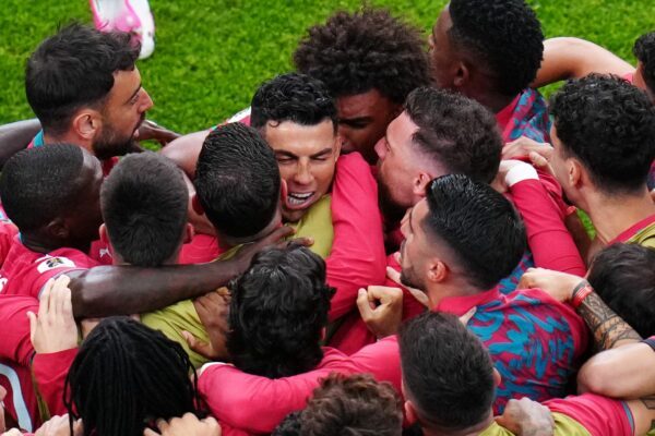 Ronaldo (Mitte) konnte mit seinen Teamkollegen wieder feiern.