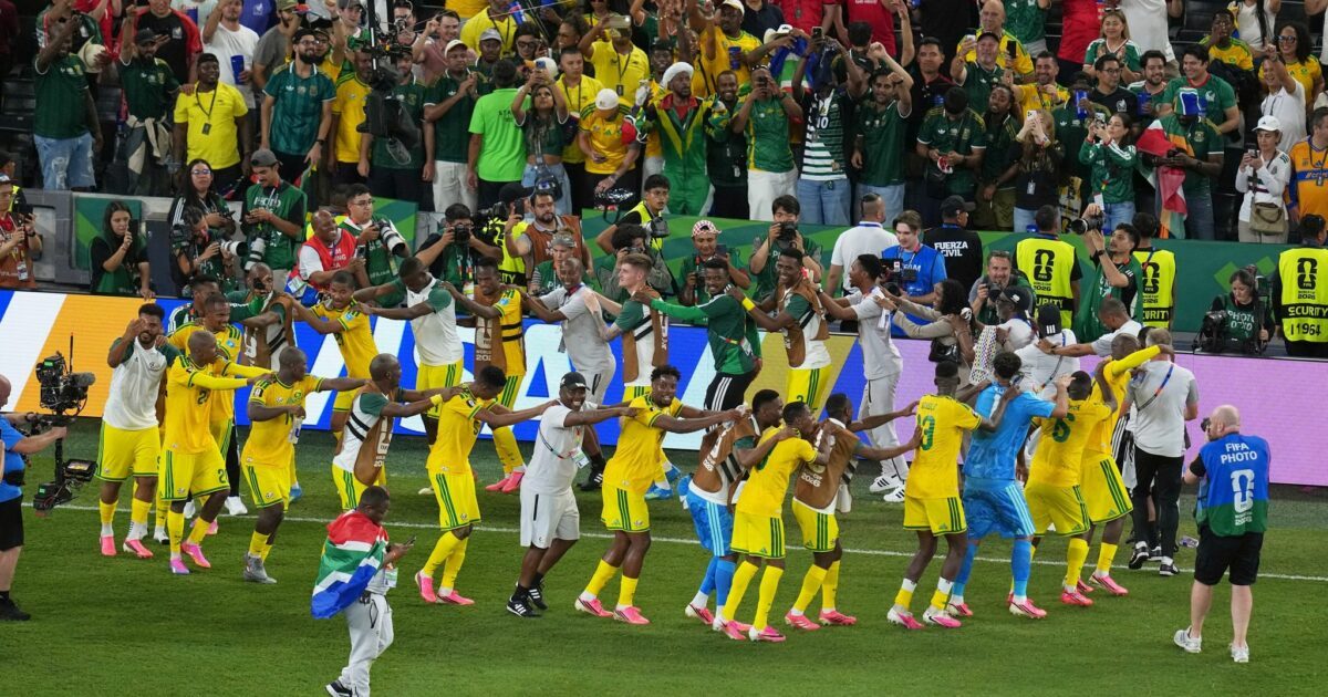 Südafrika steht erstmals in der K.-o.-Phase einer Fußball-WM.