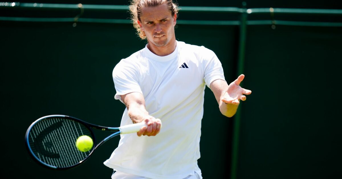 Ganz in Weiß: Alexander Zverev bereitet sich auf das Traditionsturnier in Wimbledon vor.
