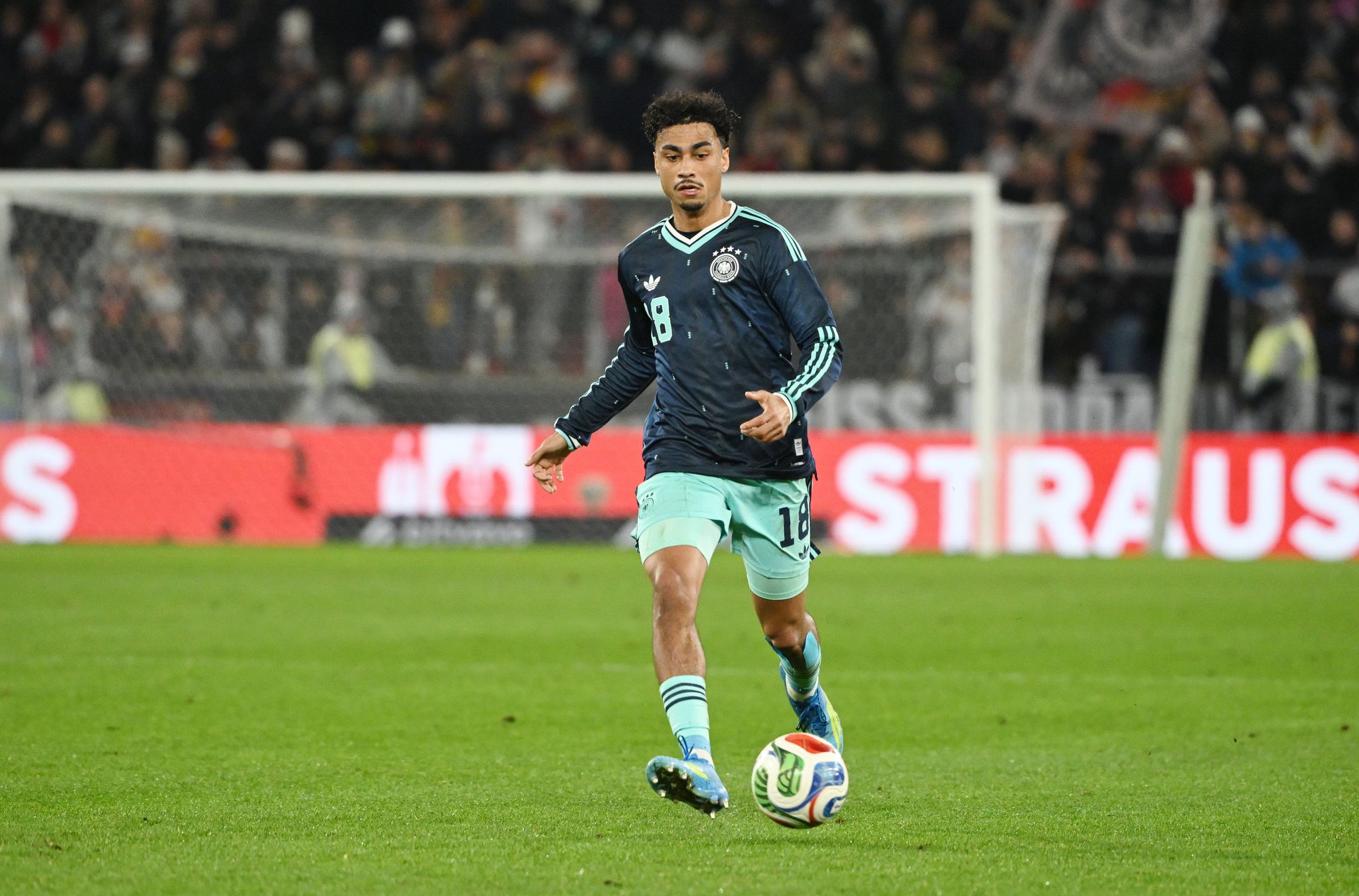 Umworben - auch vom FC Bayern: Nationalspieler Nathaniel Brown. (Archivbild)