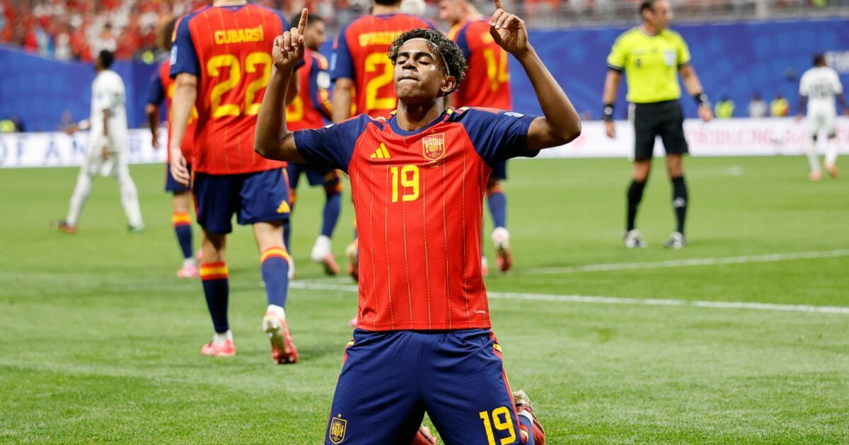 Lamine Yamal feiert sein erstes WM-Tor.