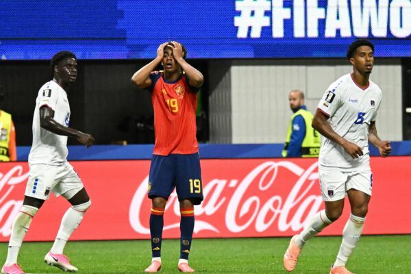 Nicht zu glauben: Auch Lamine Yamal verzweifelt bei Spaniens WM-Auftakt gegen Kap Verde.