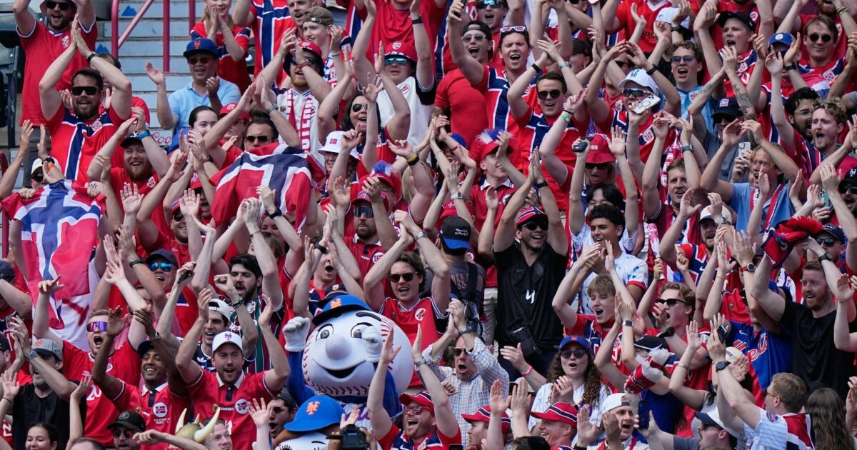Die Tribünen sind in norwegischer Hand.