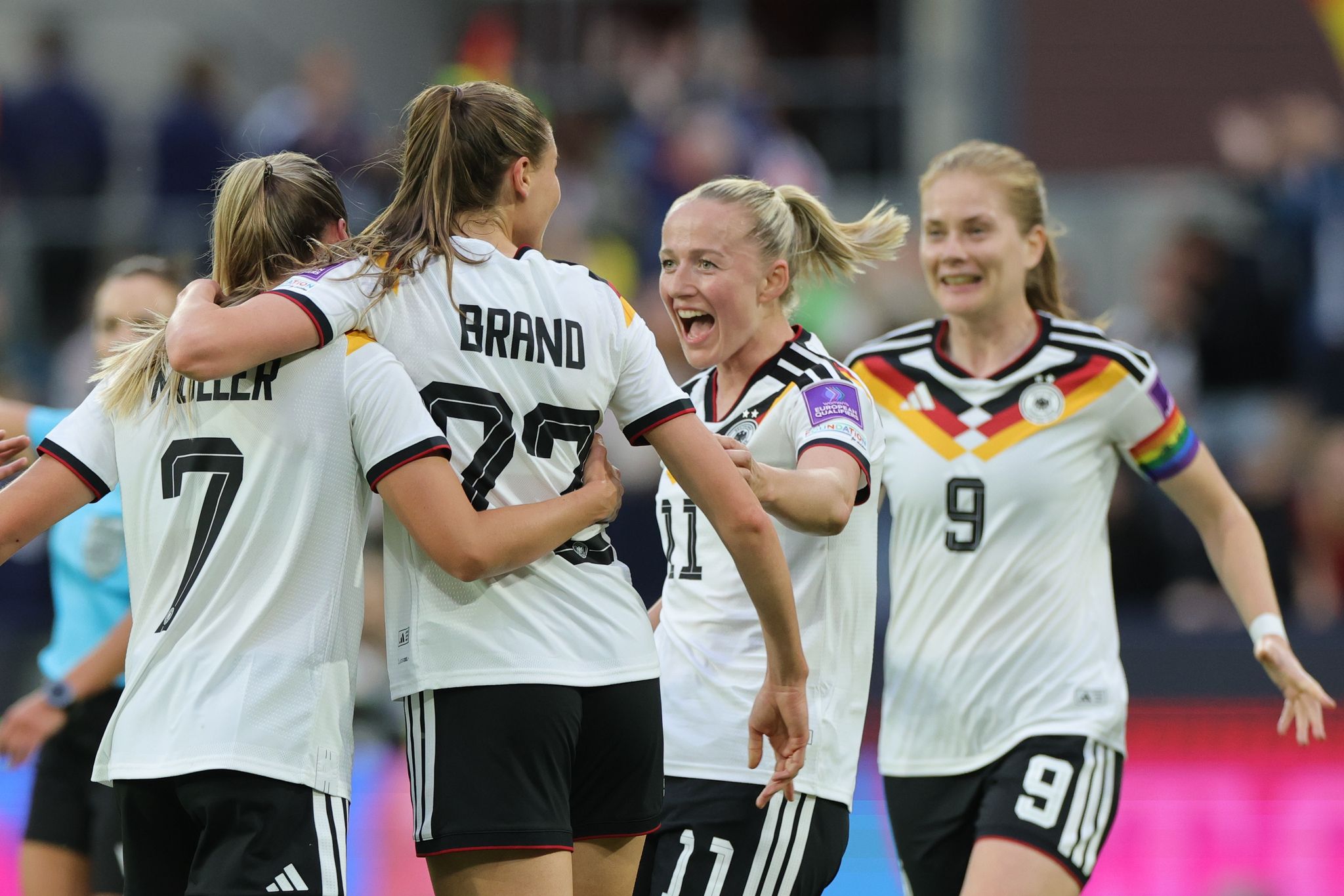 Große Freude: Die deutschen Fußballerinnen fahren zur WM 2027 nach Brasilien.