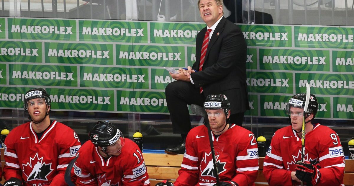 Eishockey-Trainer Bill Peters von DEL-Club Augsburger Panther ist schwer erkrankt. (Archivbild)