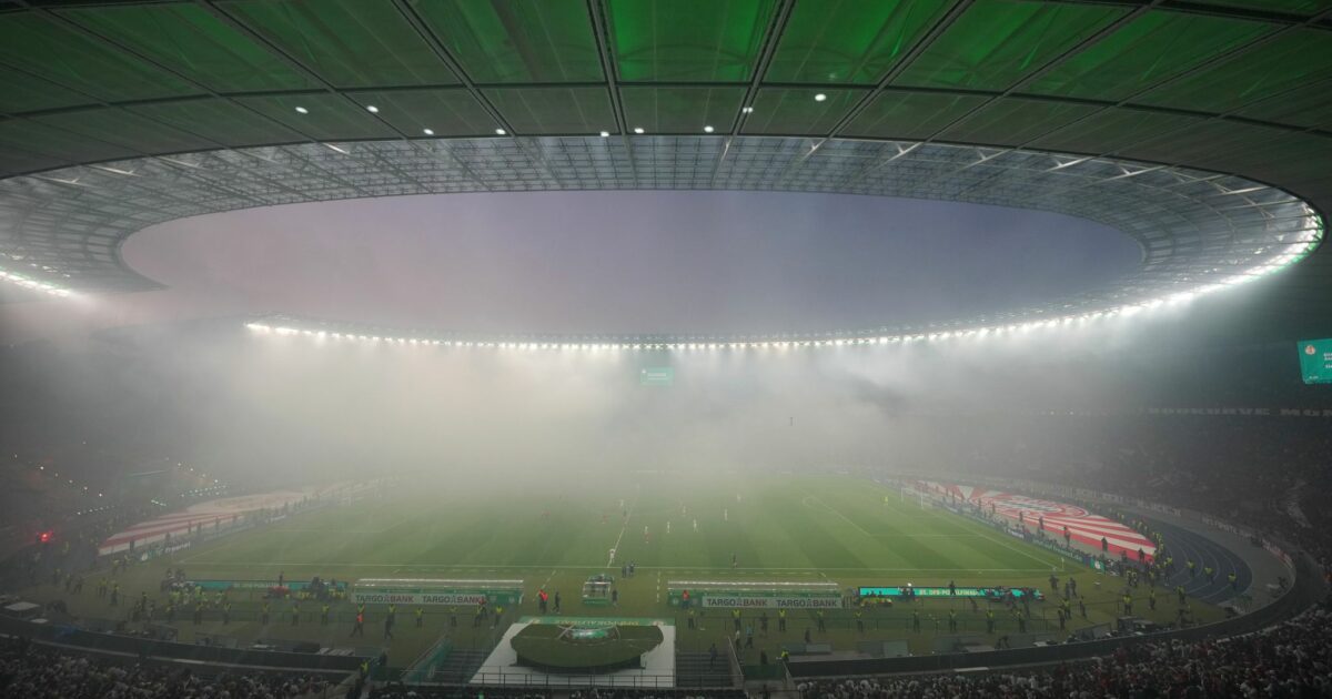 Das DFB-Pokalfinale zwischen dem FC Bayern München und dem VfB Stuttgart musste für mehrere Minuten unterbrochen werden. (Archivbild)