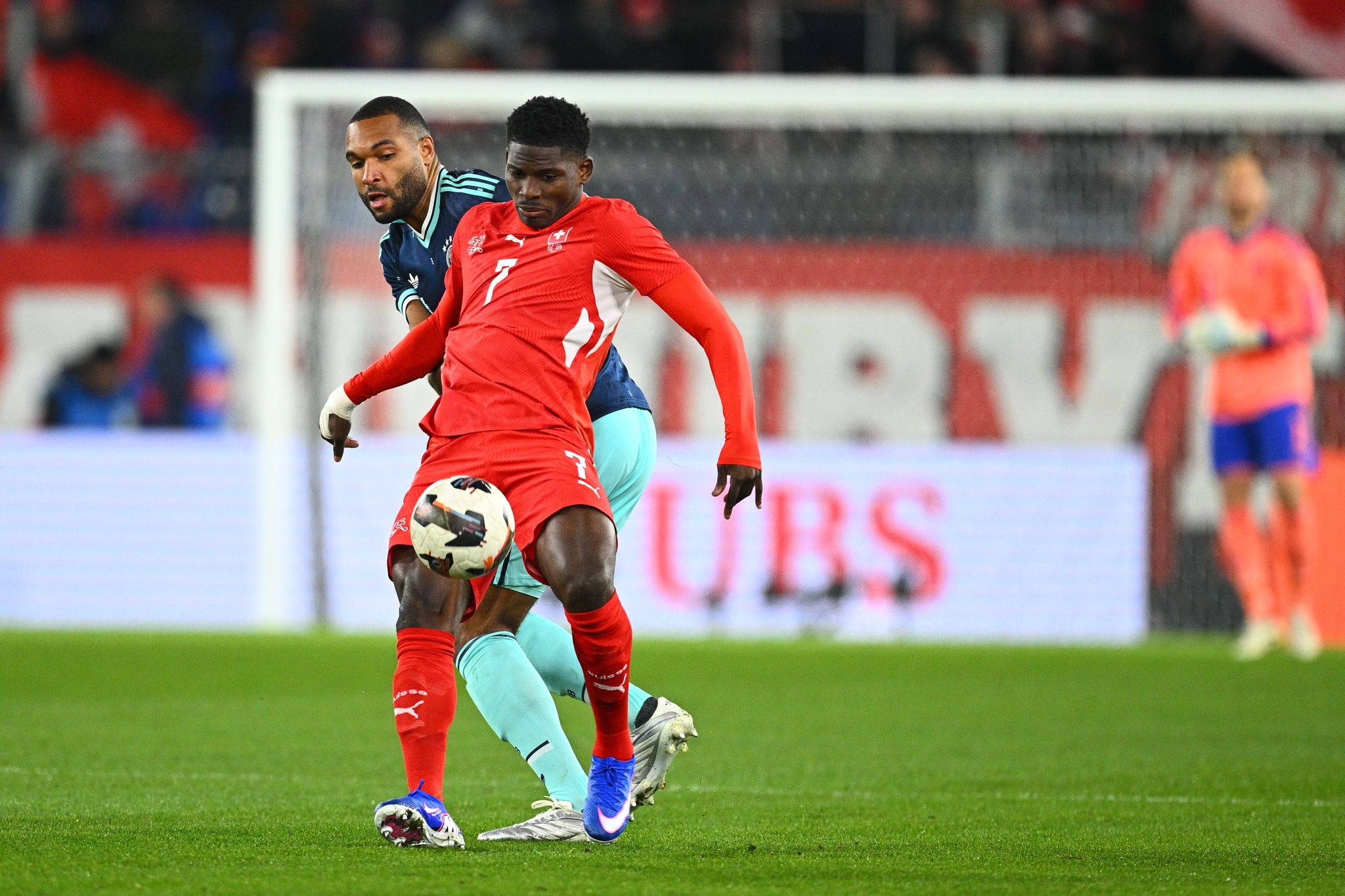 Im März verloren Embolo (v.) und die Schweiz ein Testspiel gegen Deutschland mit 3:4.