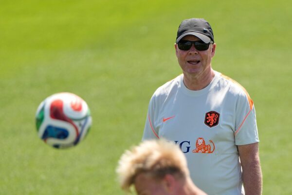 Oranje-Coach Ronald Koeman hat vor dem WM-Auftakt noch ein paar Sorgen.