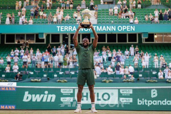 Frances Tiafoe ist der erste US-amerikanische Turniersieger in Halle.