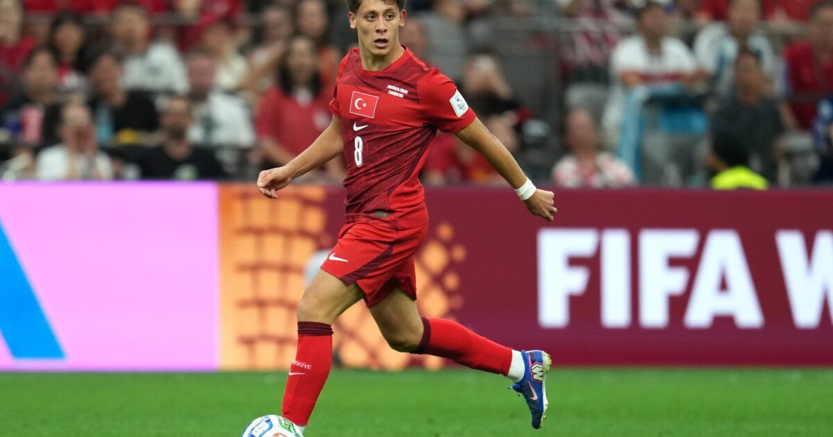 Unter Druck: Arda Güler und seine Mitspieler vor dem zweiten Gruppenspiel der Türkei. (Archivbild)
