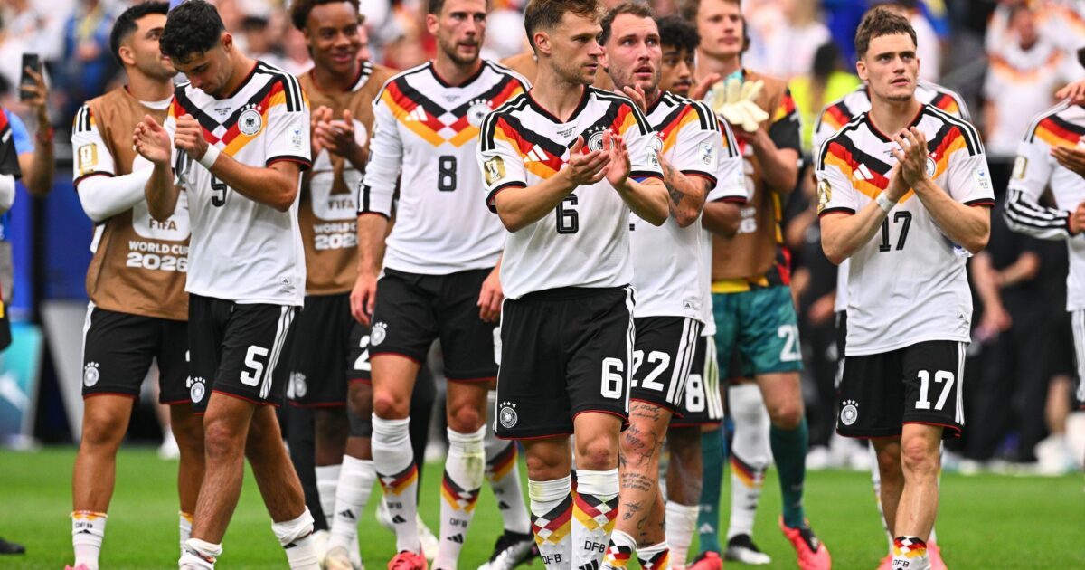 Die deutsche Mannschaft feiert den gelungenen Auftakt.