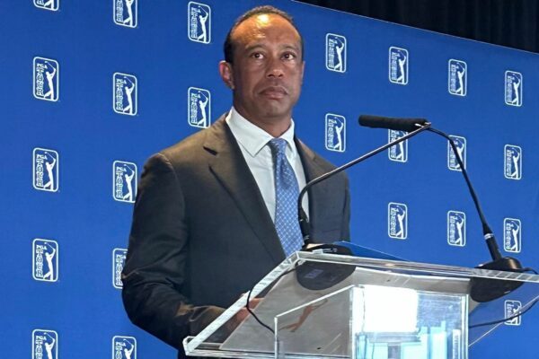 Tiger Woods bei der Pressekonferenz in Cromwell.