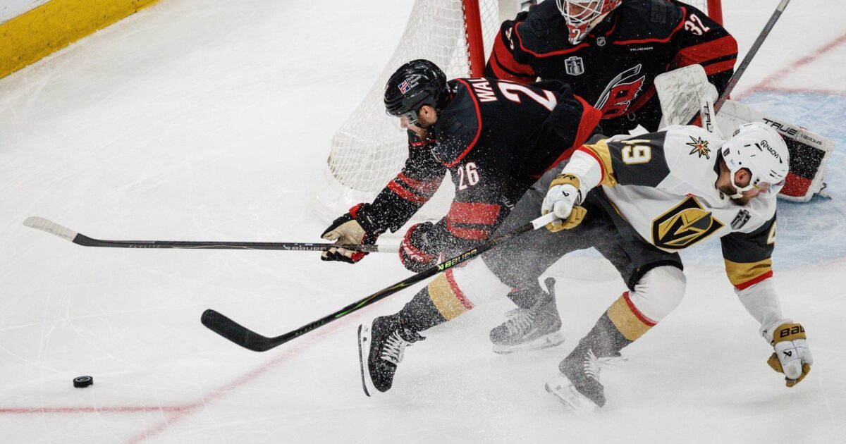 Intensive Duelle auch im fünften Spiel der Serie zwischen den Hurricanes und den Golden Knights.