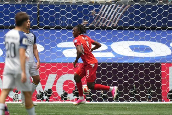 Manzambi erlöste die Schweiz mit dem 1:0 und traf dann auch noch zum 3:0.