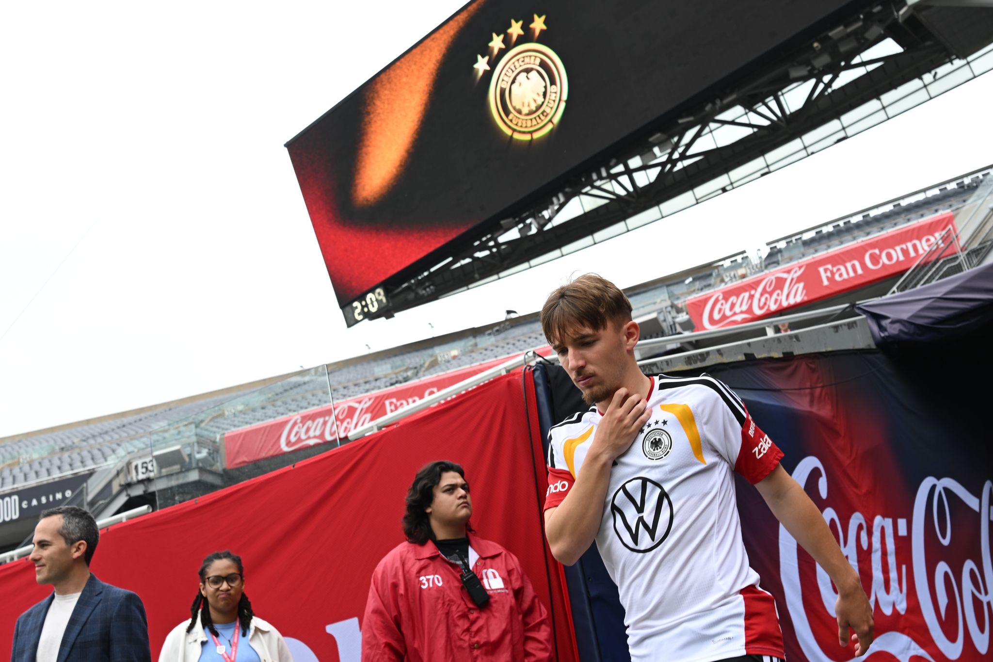 Lennart Karl auf dem Weg zum Training im Soldier Field