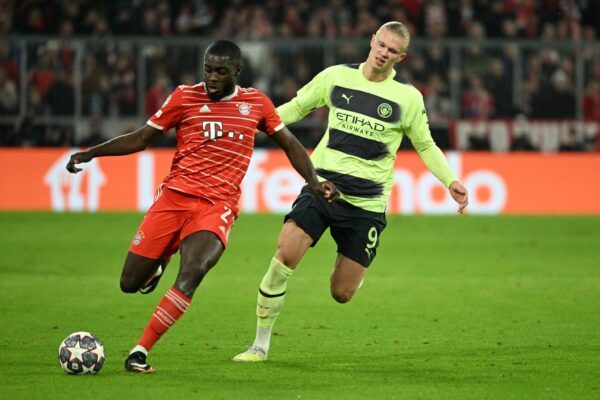 Trafen das letzte Mal 2023 aufeinander: Frankreichs Dayot Upamecano (l) und Erling Haaland.