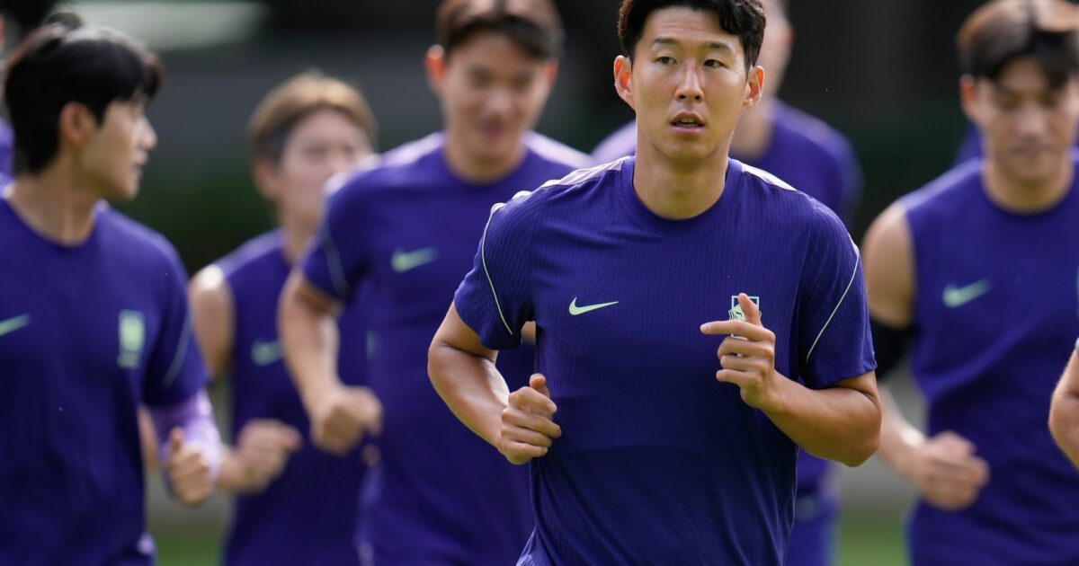 Südkoreas Fußball-Nationalmannschaft und ihr Star Heung-Min Son sollen im Training ausspioniert worden sein. (Archivbild)