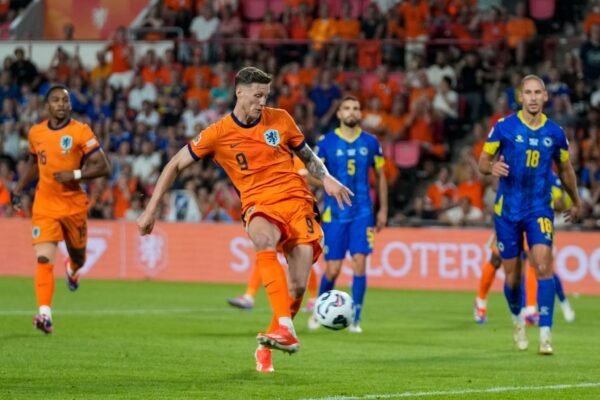 Ex-Bundesliga-Profi Wout Weghorst wechselt innerhalb der Niederlande. (Archivbild)