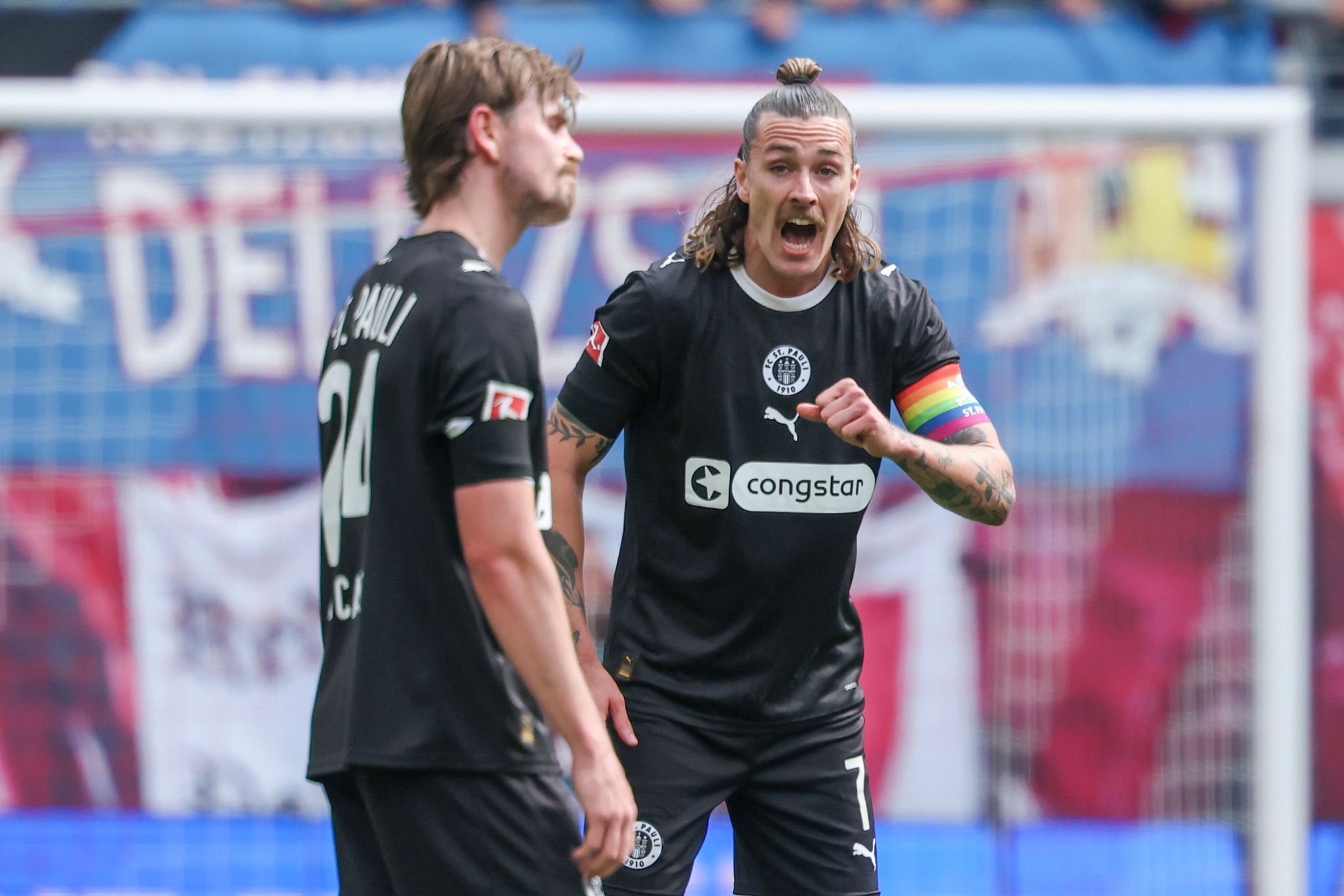 Jackson Irvine (r) und Connor Metcalfe fahren zur WM. (Archivbild)