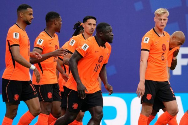 Früher Jubel: Hollands Fußballer legten gegen Tunesien schnell zwei Tore vor.