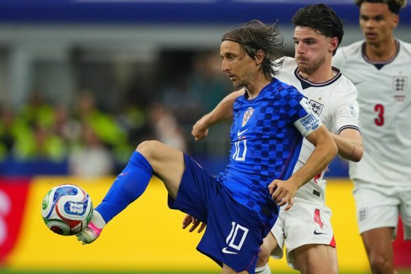 Luka Modric (l) erlebte einen WM-Start zum Vergessen.