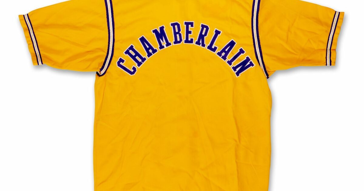 In einem Secondhand-Laden gefunden und teuer versteigert: Eine Trainingsjacke von NBA-Legende Wilt Chamberlain.