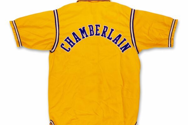 In einem Secondhand-Laden gefunden und teuer versteigert: Eine Trainingsjacke von NBA-Legende Wilt Chamberlain.