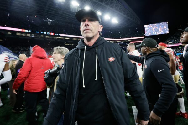 Kyle Shanahan hat sich bei einem Autounfall verletzt. (Archivbild)