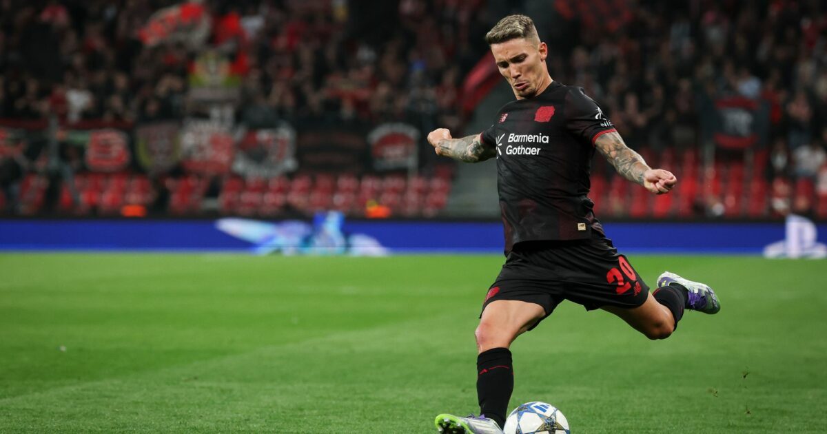 Alejandro Grimaldo verlässt Bayer Leverkusen nach drei Jahren. (Archivbild)