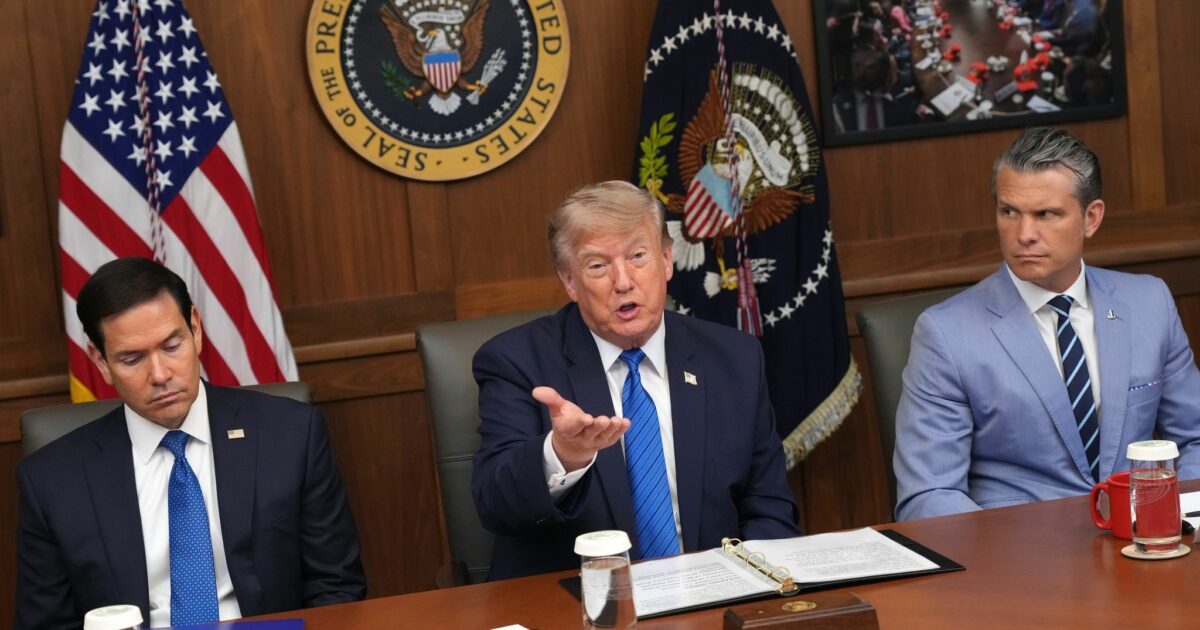 US-Präsident Trump hat nach eigenen Worten nicht mit FIFA-Chef Infantino über die Investorenpläne gesprochen.