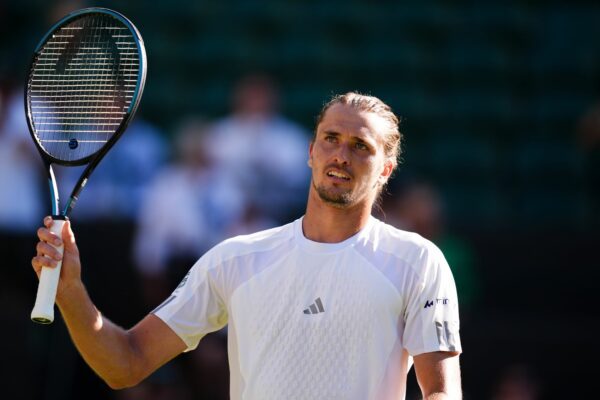 Alexander Zverev strebt am Montag sein erstes Viertelfinale in Wimbledon an.