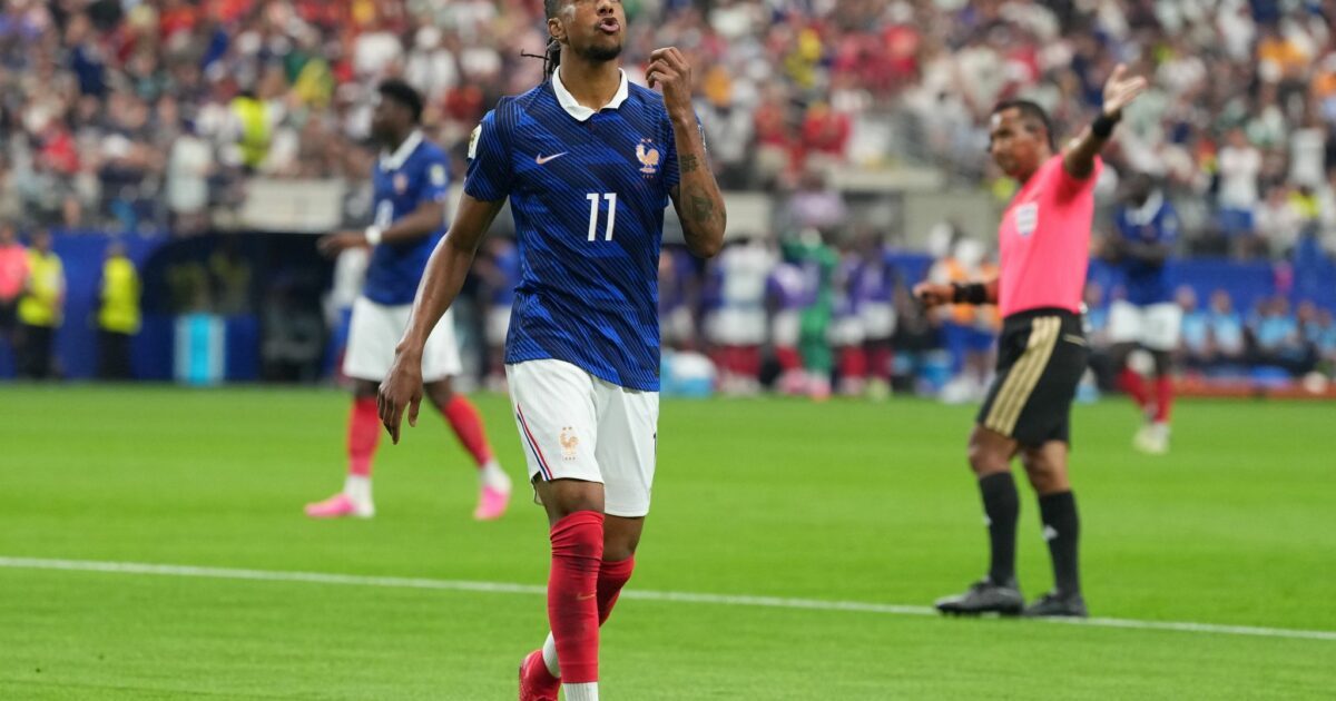 Steht bis 2029 beim FC Bayern unter Vertrag: Michael Olise. (Archivbild)