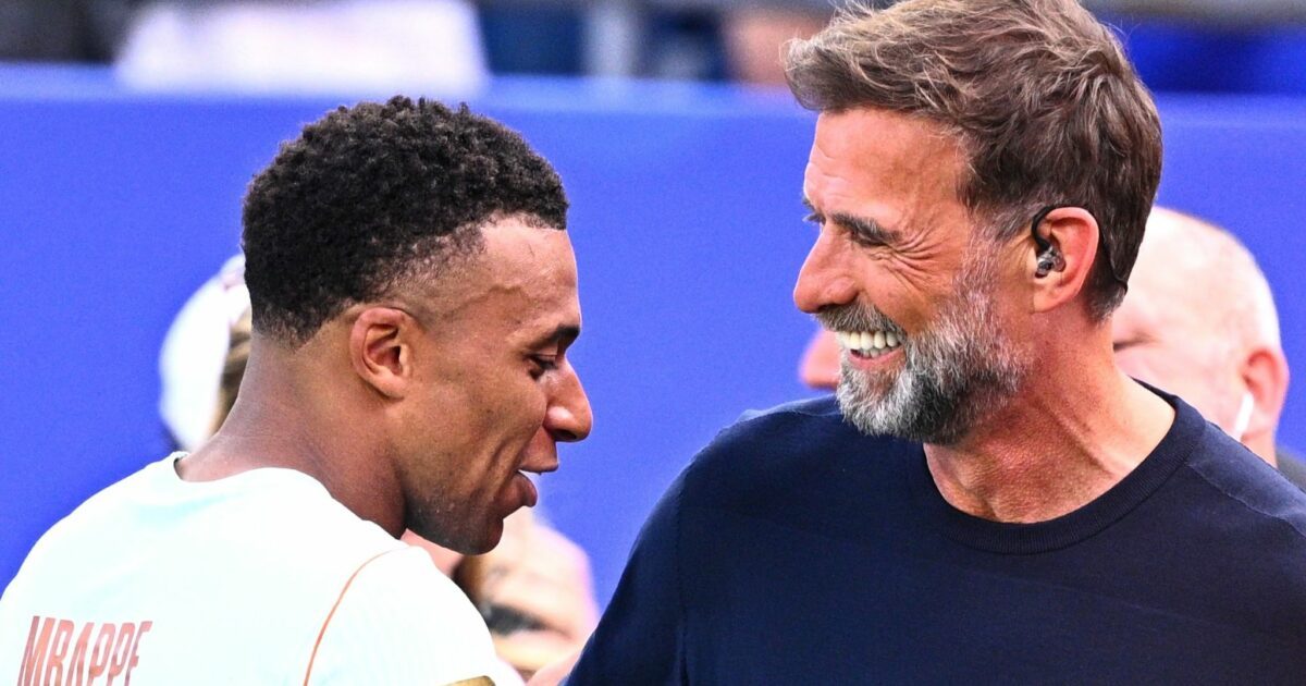 Omnipräsent bei der WM: Jürgen Klopp mit Frankreichs Topstar Kylian Mbappé.
