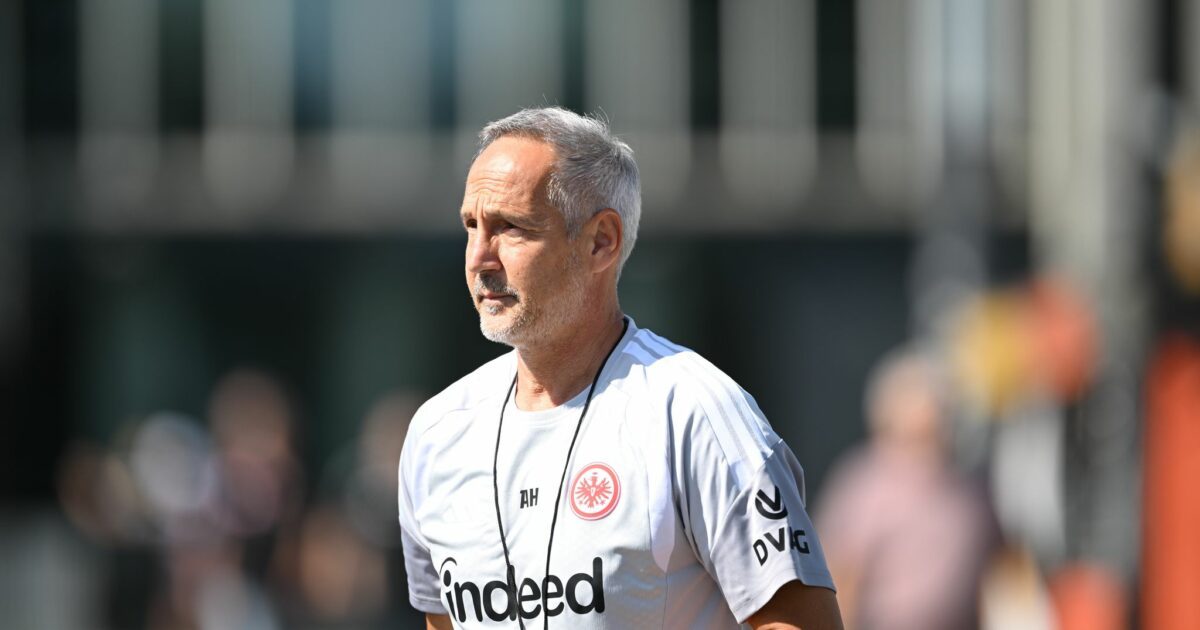 Eintracht-Trainer Adi Hütter hat die Kapitänsfrage offen gelassen.