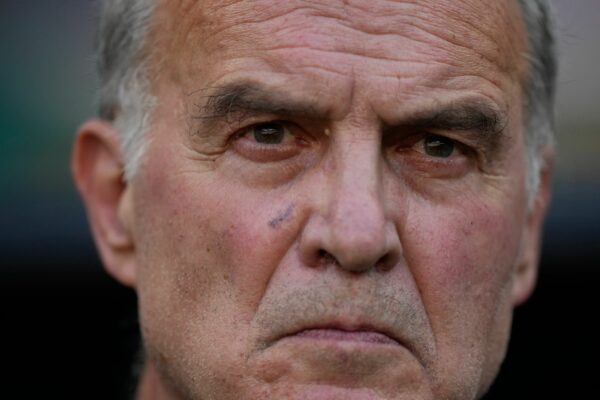 Sorgt für Verwunderung: Uruguays Cheftrainer Marcelo Bielsa. (Archivbild)