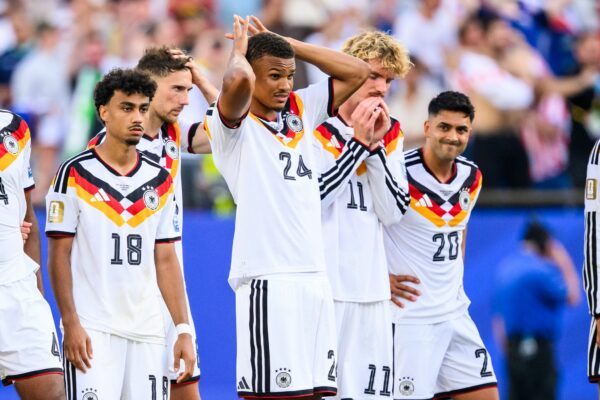 Nach dem frühen WM-Aus ist die DFB-Auswahl in der Weltrangliste zurückgefallen. (Archivbild)