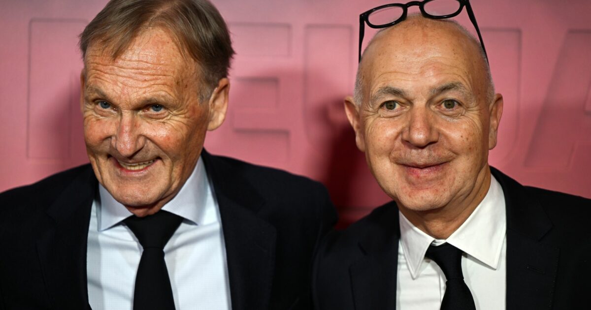 DFB-Präsident Bernd Neuendorf (r) und Ligapräsident und DFB-Vize Hans-Joachim Watzke sollen zu Jürgen Klopp in die USA reisen. (Archivbild)