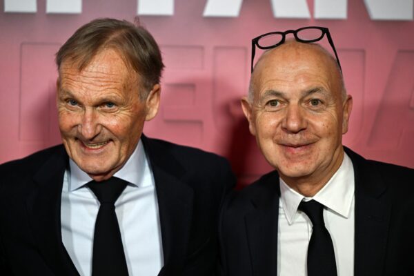 DFB-Präsident Bernd Neuendorf (r) und Ligapräsident und DFB-Vize Hans-Joachim Watzke sollen zu Jürgen Klopp in die USA reisen. (Archivbild)