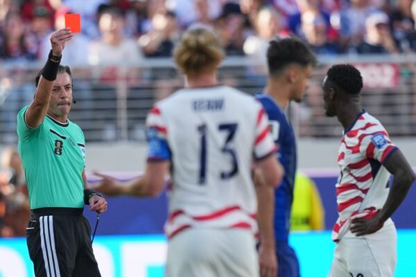 Balogun hatte im WM-Spiel gegen Bosnien-Herzegowina die Rote Karte gesehen