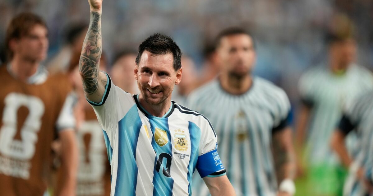 Lionel Messi steht mit Argentinien im WM-Viertelfinale.