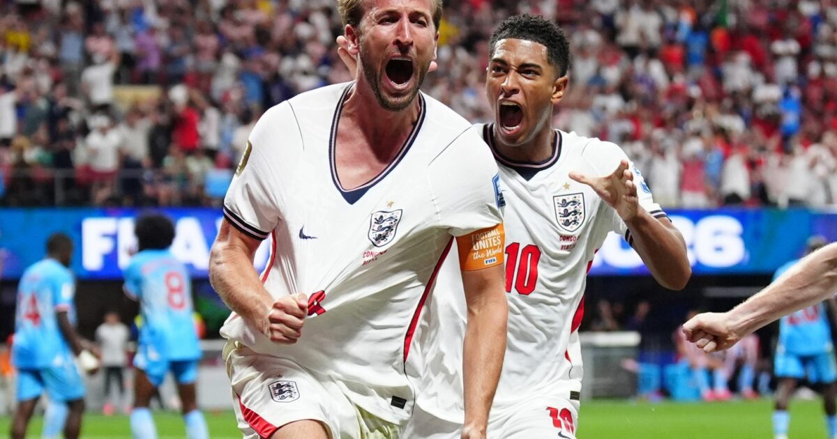 Harry Kane (l) schoss England ins WM-Achtelfinale.