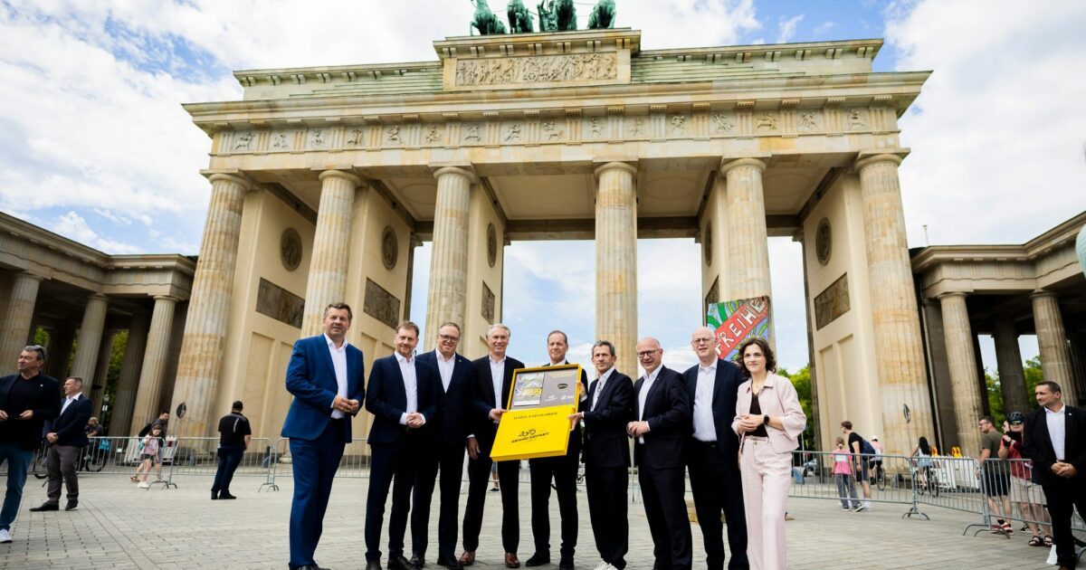 Die Bewerbung um den Grand Départ 2029 wurde in Berlin übergeben.